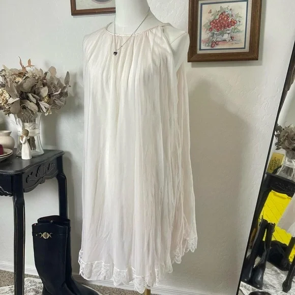 1960s Vintage Cottage Lace Country Nightgown‎